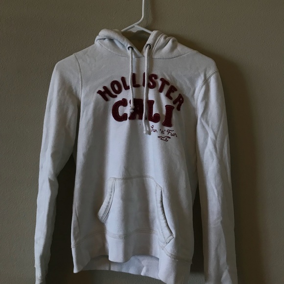 red and cream hollister sweatshirt - Picture 2 of 3
